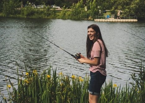 Få foretaget en hårtransplantation og tag på fisketur